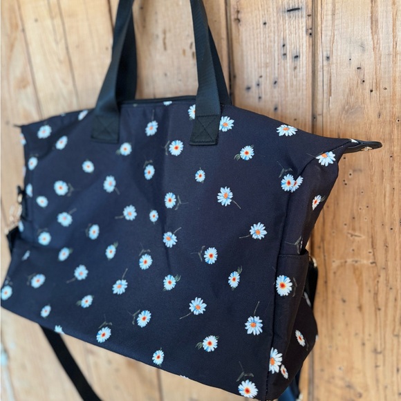 Alice and Olivia Daisy Print Duffel Tote Bag Black - Picture 3 of 13